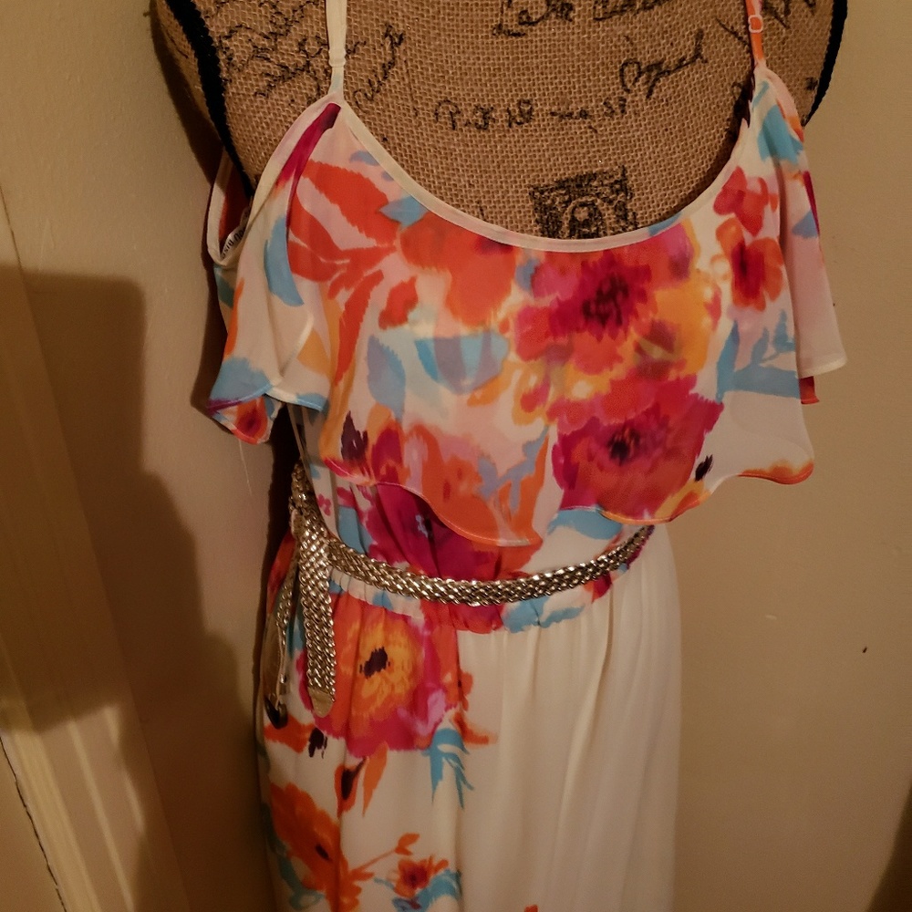 Dress - Picture 2 of 2